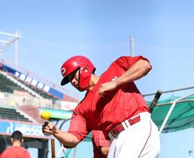 広島・末包　４番譲らない！新井監督「エースと４番」育成発言に奮起　チーム最多６３戦も定着ならず「絶対に見返してやる」