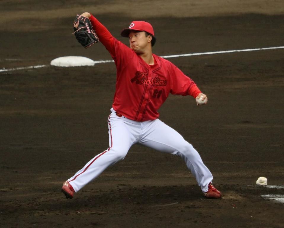 　先発し、力投した佐藤柳