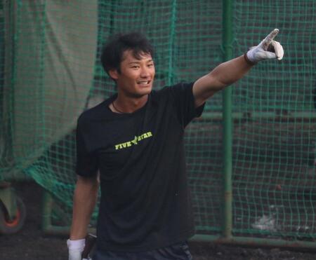 　試合後のロングティーでスタンドインをアピールする名原