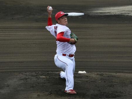 　５回途中２失点の力投を見せた滝田