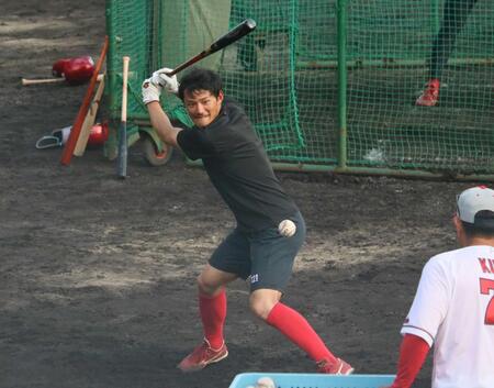 　試合後、ロングティーを行う名原