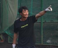 　試合後のロングティーでスタンドインをアピールする名原