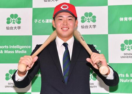　広島に１位指名されスイッチヒッターでトリプルスリーを目指す仙台大・平川蓮（撮影・開出牧）