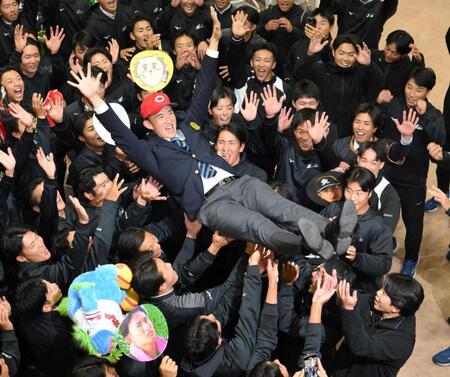 広島ドラ2斉藤「日本を代表する投手に」 ドラ1指名されなかった「悔しさ」バネに