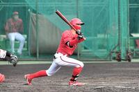 　適時三塁打を放つ矢野（撮影・畠山賢大）