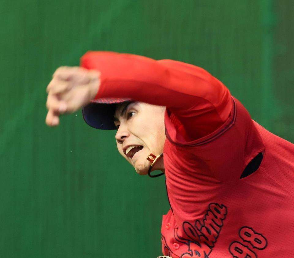 　ブルペンで熱投する辻（撮影・市尻達拡）