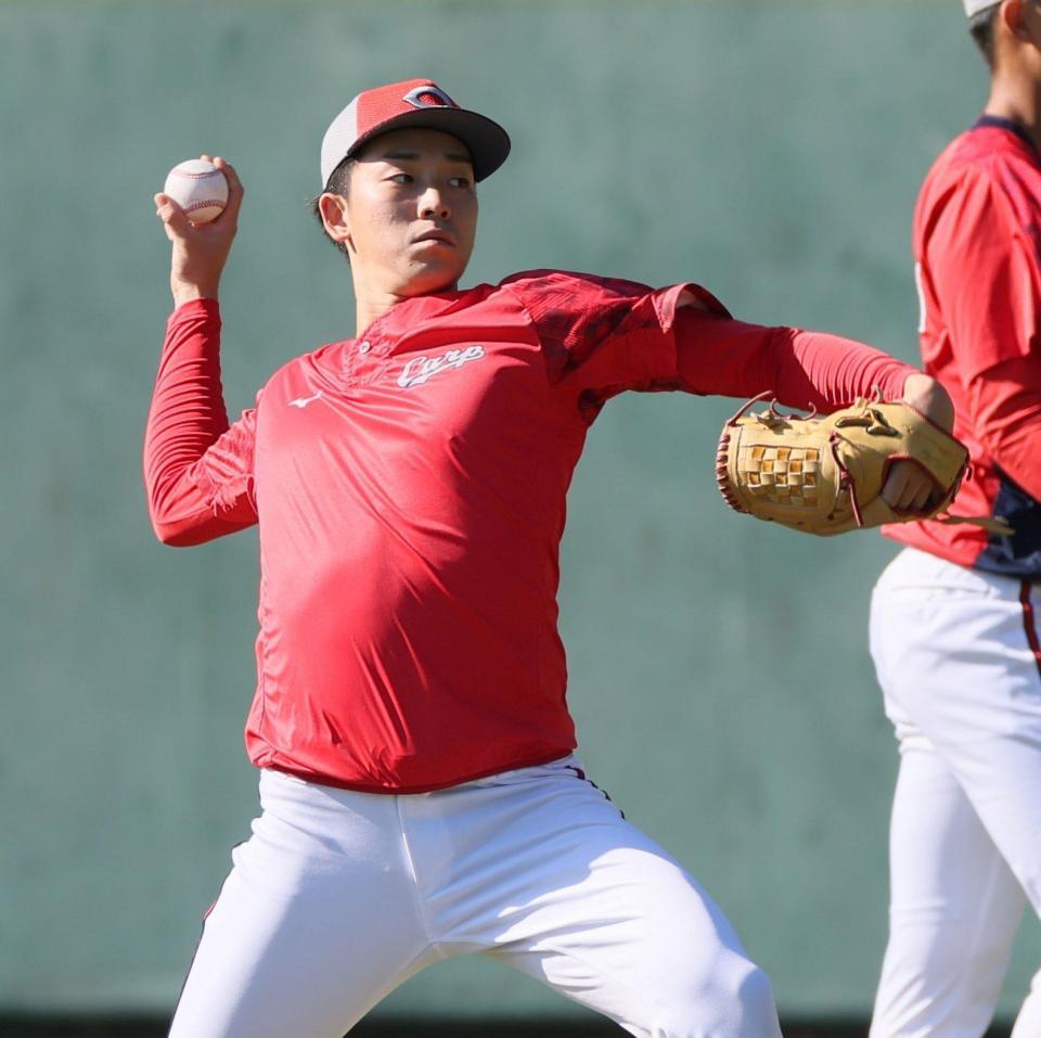 　キャッチボールをする常広（撮影・市尻達拡）