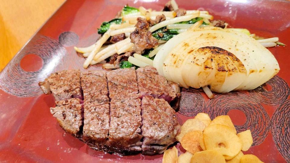 　黒毛和牛のステーキ（店提供）