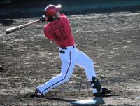 　３安打と躍動した渡辺＝都城市運動公園野球場＝