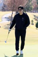 　バッテリー会ゴルフで笑顔を見せる床田（撮影・市尻達拡）