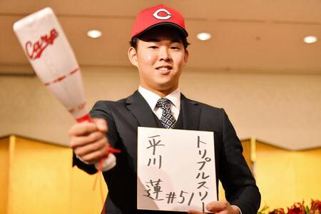 　会見に臨んだ平川（撮影・畠山賢大）