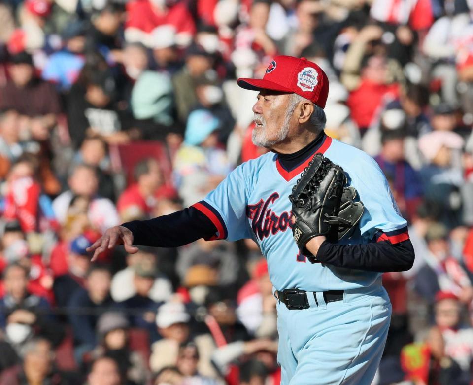 広島 安仁屋宗八氏81歳健在1球斬り！ 石原バッテリーコーチを投ゴロ