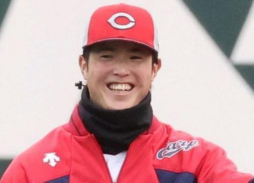 広島・森下暢仁「97年」同期会ショットに反響 退団2選手も一緒に