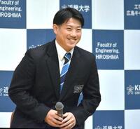 　プレファンミーティングで笑顔を見せる勝田（撮影・高橋涼太朗）