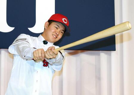 　左打ちを披露する平川（撮影・市尻達拡）