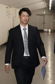 広島　島内が大台突破　年俸１・３億円でサイン「４２００万増です。目標だったので達成できてうれしい」　今季６０試合登板、１５試合連続無失点もマーク