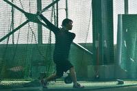 　打撃練習を行う佐藤啓