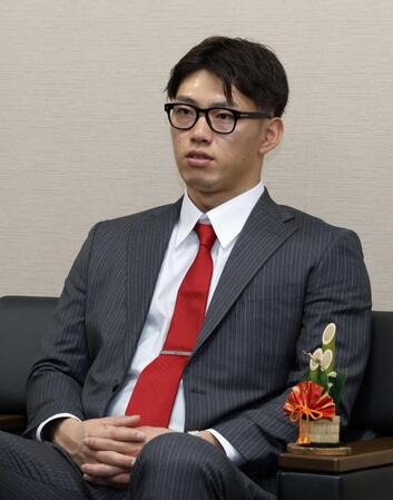 　新春インタビューに答える中村奨成