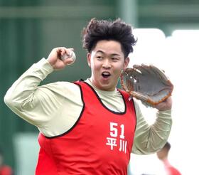 広島ドラ１・平川　シャトルランで苦悶　同組２人に先行され「疲れました」新人合同自主トレ初日