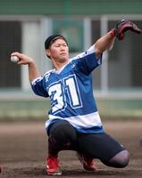 自主トレを公開した坂倉（撮影・北村雅宏）