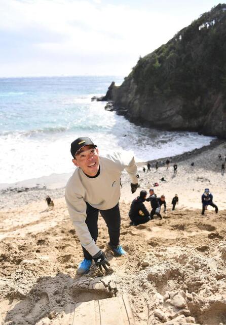 　自主トレを公開し足腰をいじめ抜く秋山（撮影・開出牧）