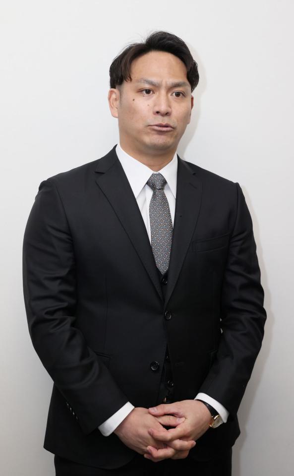 現役引退を表明する田中