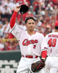 広島　現役引退の田中広輔氏が惜別の言葉　５年のフルイニング出場「決して一人では」ファン感動「タナキクマルは永久に」仲間からサプライズも