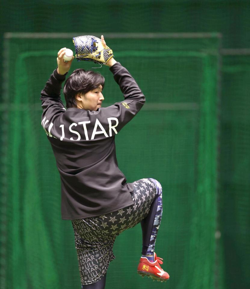 入念にキャッチボールする床田（撮影・北村雅宏）