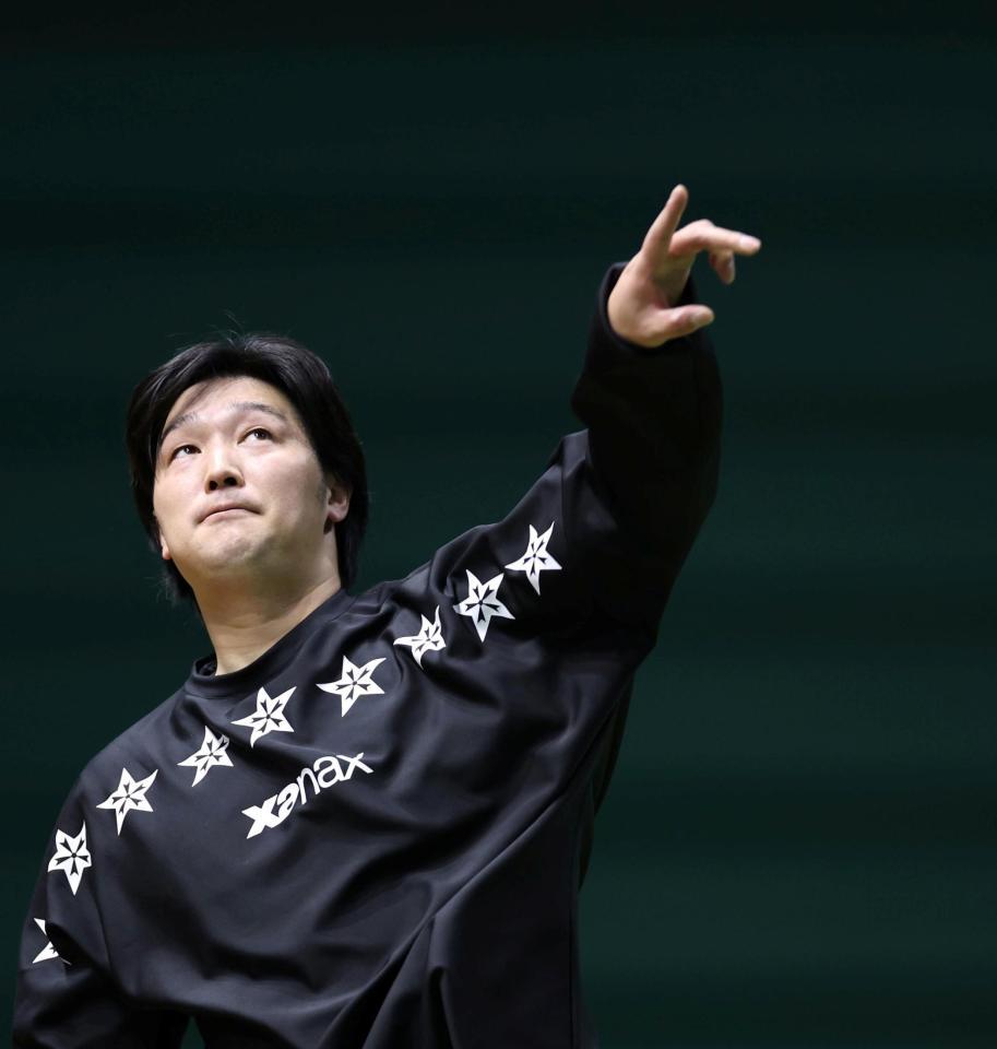 入念にキャッチボールする床田（撮影・北村雅宏）