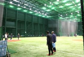 「羽月逮捕」から一夜　広島選手は前日同様に合同自主トレ　鈴木本部長「心配事がある人は相談してくれと話した」