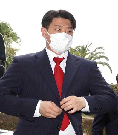 宿舎入りする勝田