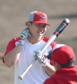 広島・ドラ１平川　「柔らかさと強さがある」新井監督が資質に太鼓判　２０００人観衆が熱視線！大器の片りん魅せた