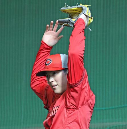 ブルペンでの投球練習を終えた森下（撮影・北村雅宏）