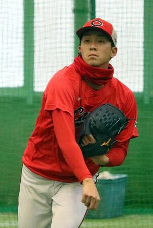 　キャッチボールをする常広（撮影・市尻達拡）