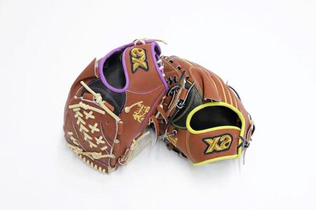 床田が今季使用する試合用グラブ（ザナックス社提供）