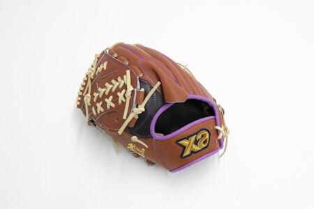 床田が今季使用する試合用グラブ②（ザナックス社提供）
