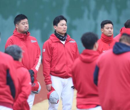 練習を切り上げた栗林（中央）＝撮影・北村雅宏