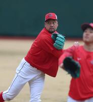 練習を切り上げた中崎（撮影・北村雅宏）