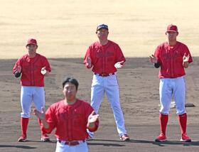 広島１軍が日南キャンプ打ち上げ　新井監督はドラ１・平川らルーキーの躍動を評価「いい反応をしている」　１４日からは沖縄２次キャンプ