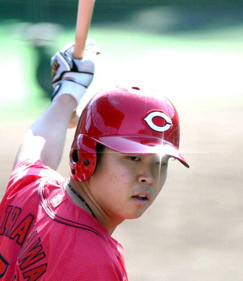 バットを手にする平川