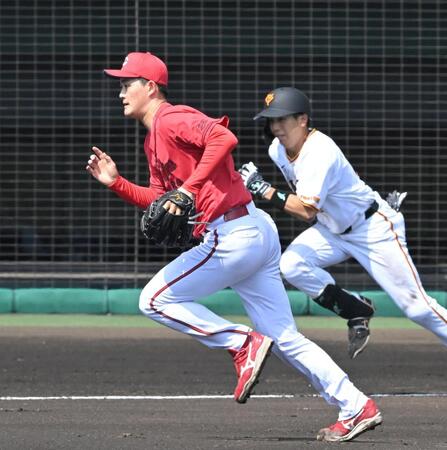 １回、門脇を打ち取る岡本（撮影・飯室逸平）