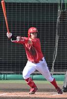 ７回左前打を放つ勝田（撮影・飯室逸平）