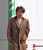 報道陣の前に姿を現した広島・羽月隆太郎被告