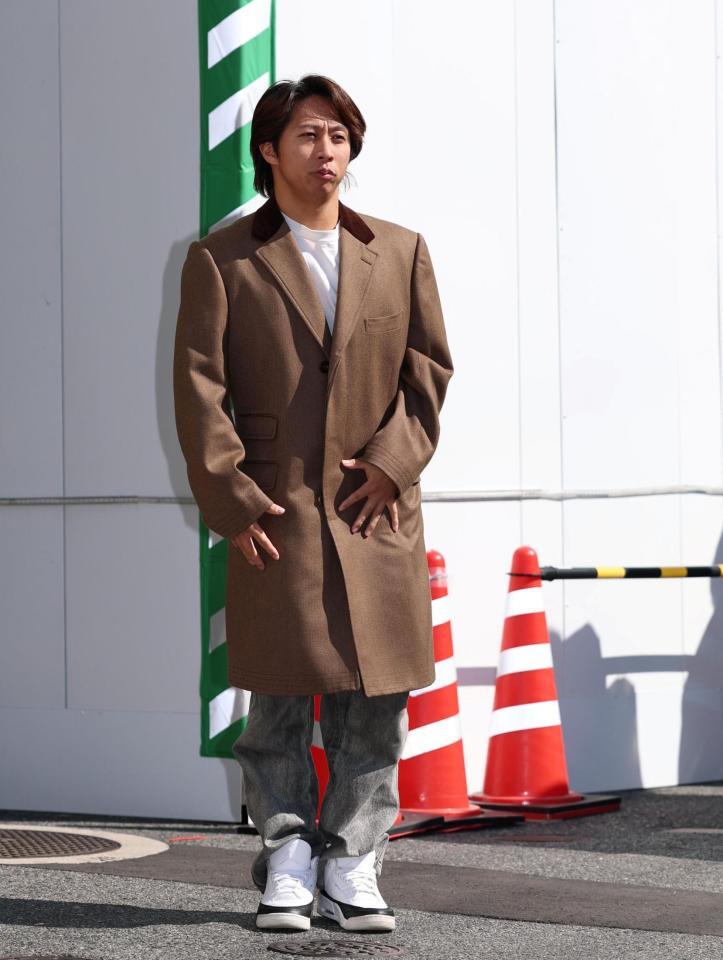 報道陣の前に姿を現した広島・羽月隆太郎被告