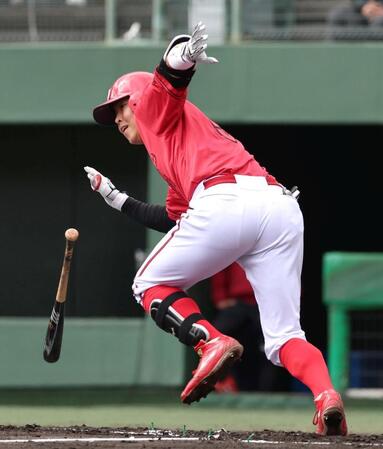 ２回無死、左前打を放つ平川（撮影・北村雅宏）