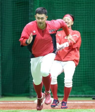 トレーニングする林（左）＝撮影・北村雅宏