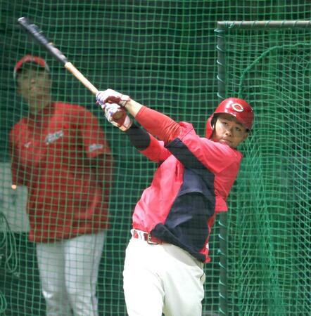 広島・林 居残り40分間「何度も何度も考えて打ち込みました」 1日の楽天戦で途中交代「悔しかった」