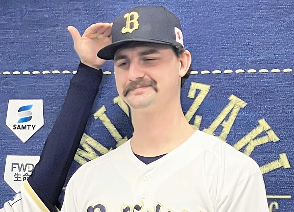 ２月７日、オリックス入団会見のジェリー