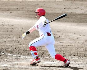 広島・末包　１軍昇格へ虎視たんたん　教育リーグでマルチ「とにかく良いところを」　キャンプは２軍で元中日・和田氏直伝の打撃習得