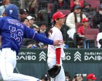 ９回、木下に２点適時打を許す森浦　